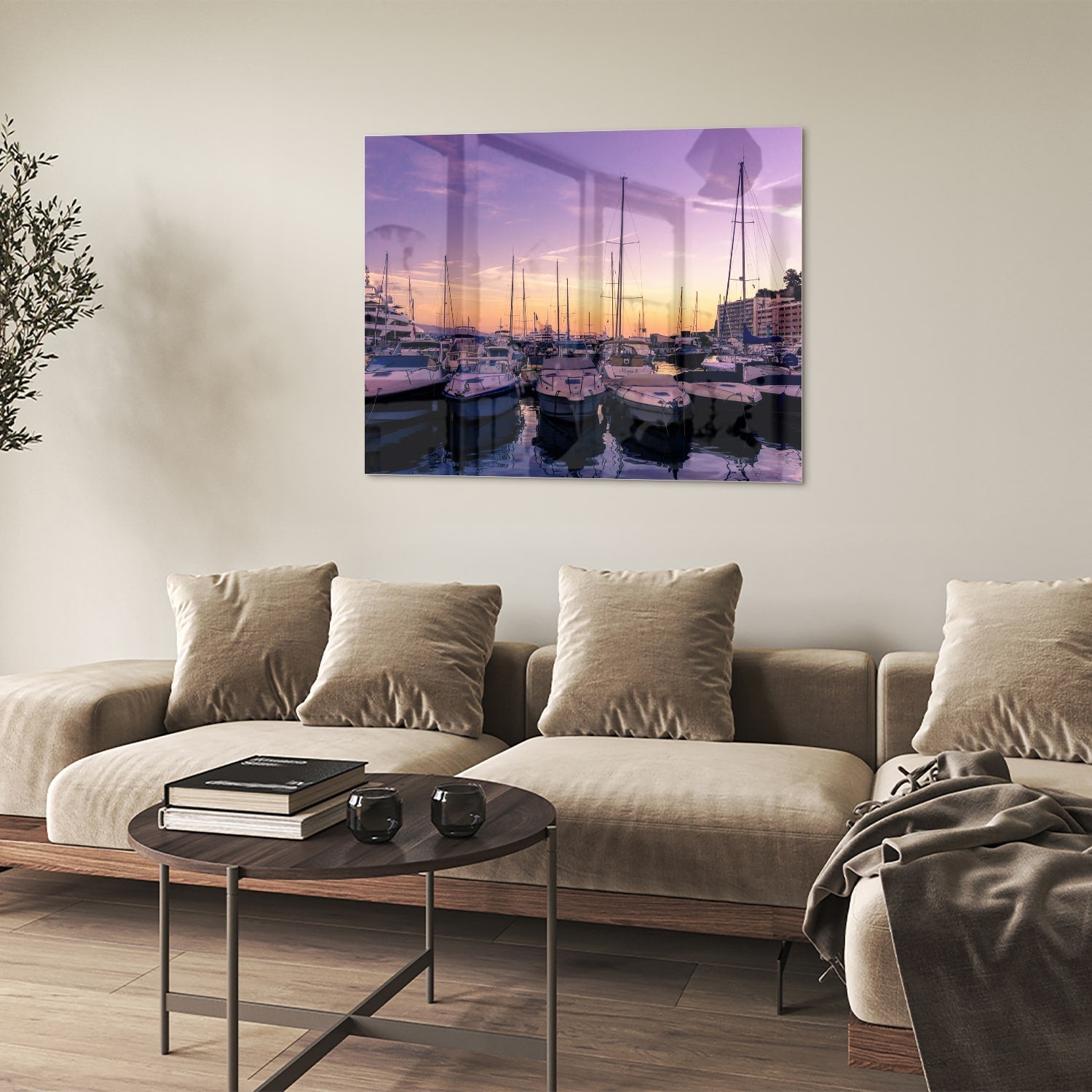 Glazen schilderij van een zonsondergang bij de haven met boten