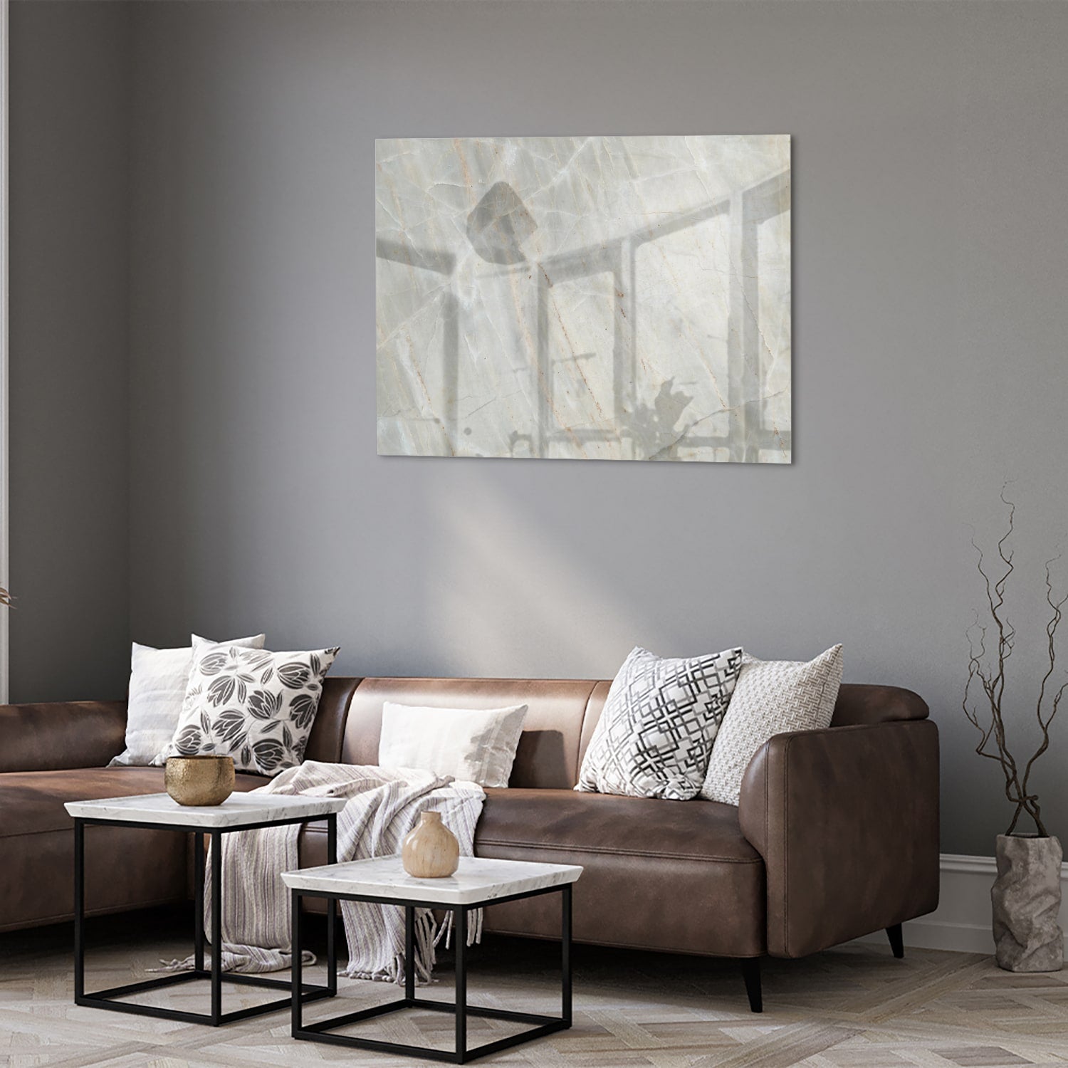 Glazen schilderij met abstracte marmeren figuren, perfect voor interieurdecoratie.