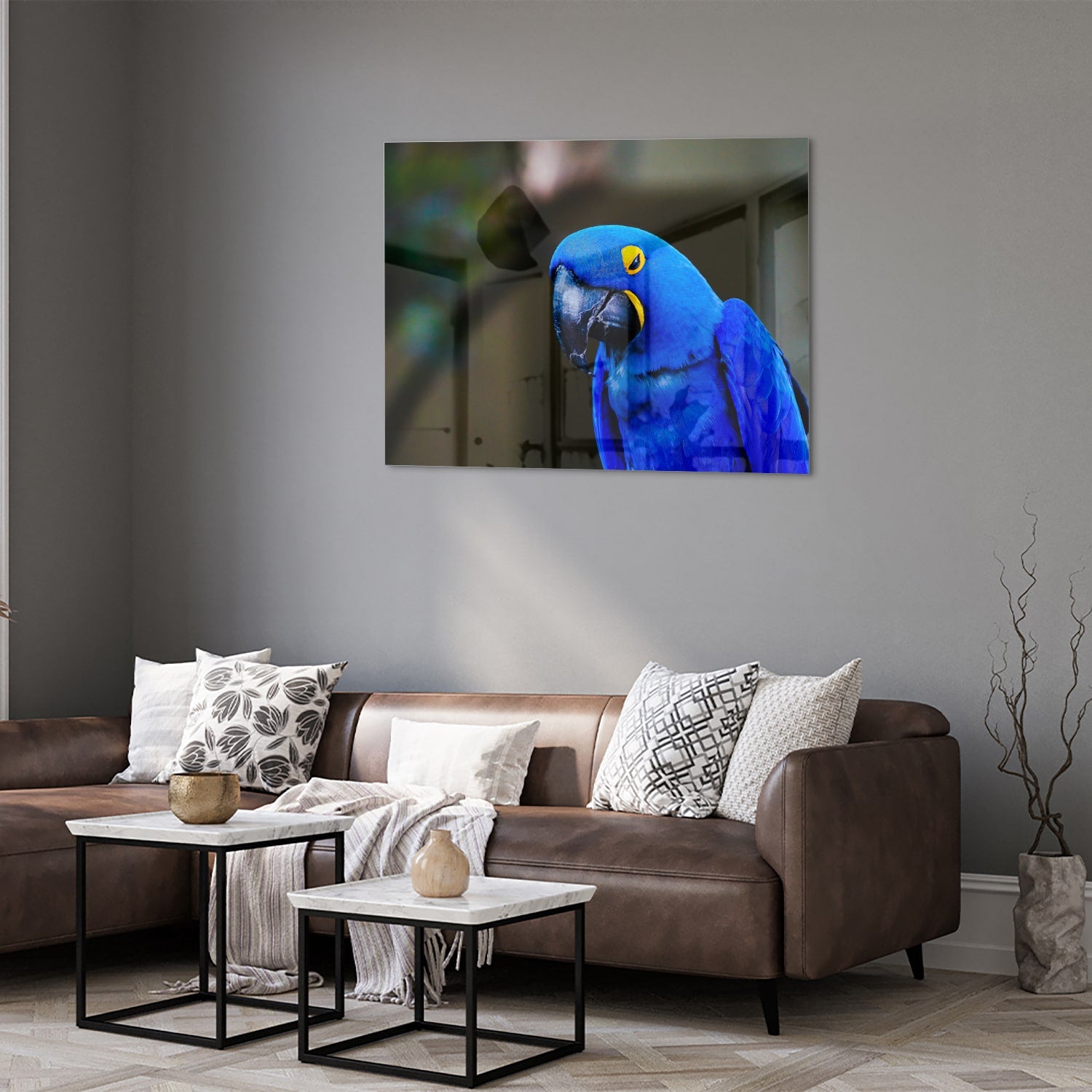 Glazen schilderij van een blauwe ara, ideaal voor wanddecoratie.