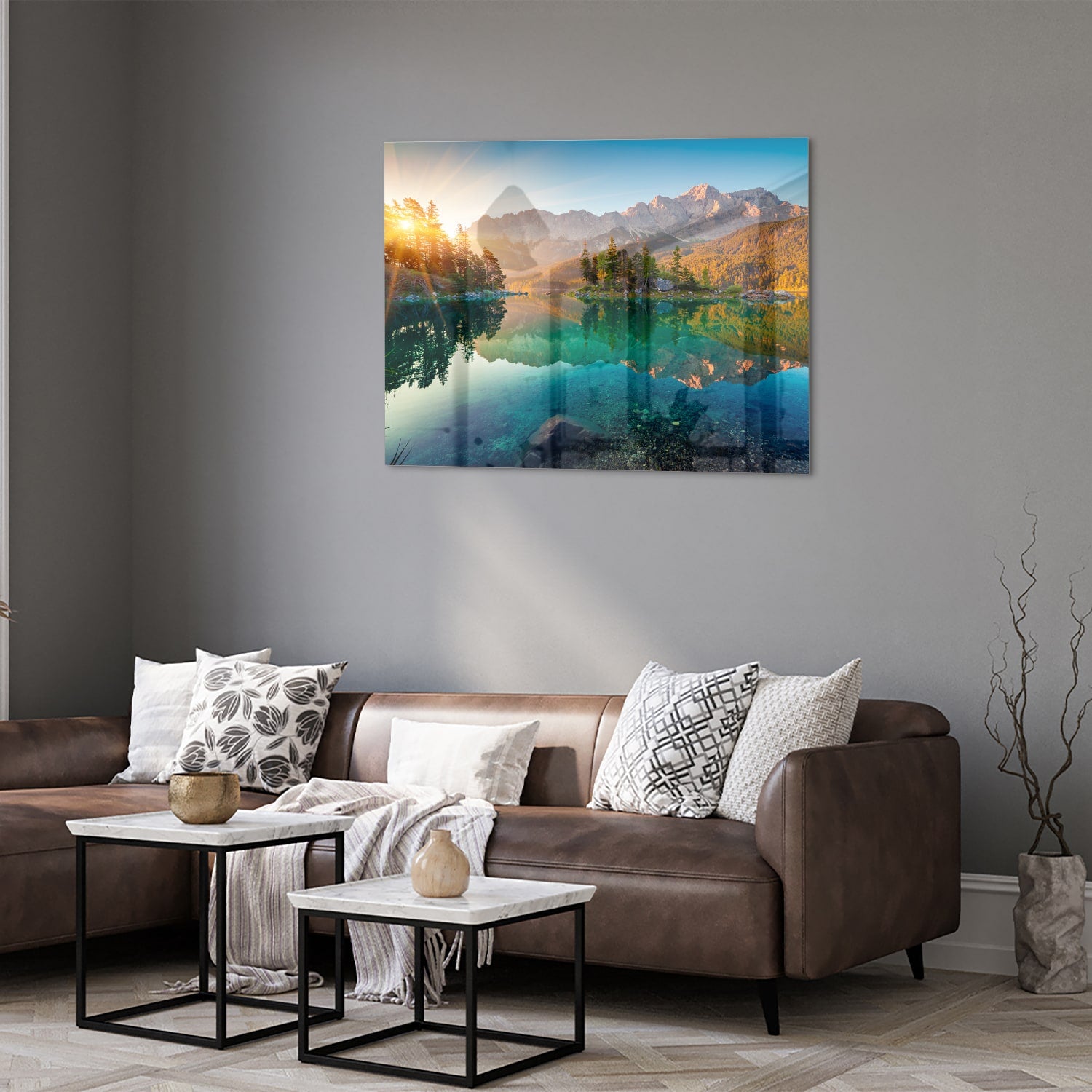 Glazen schilderij van een berglandschap met reflectie in het meer.