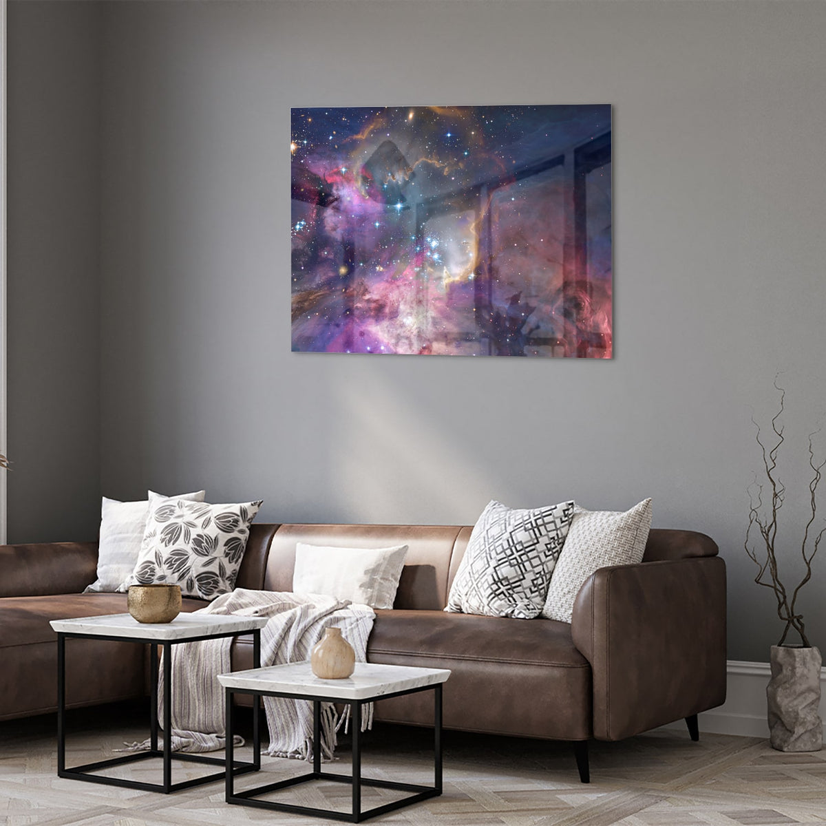 Glazen schilderij met een prachtig universum en sterren op een wand