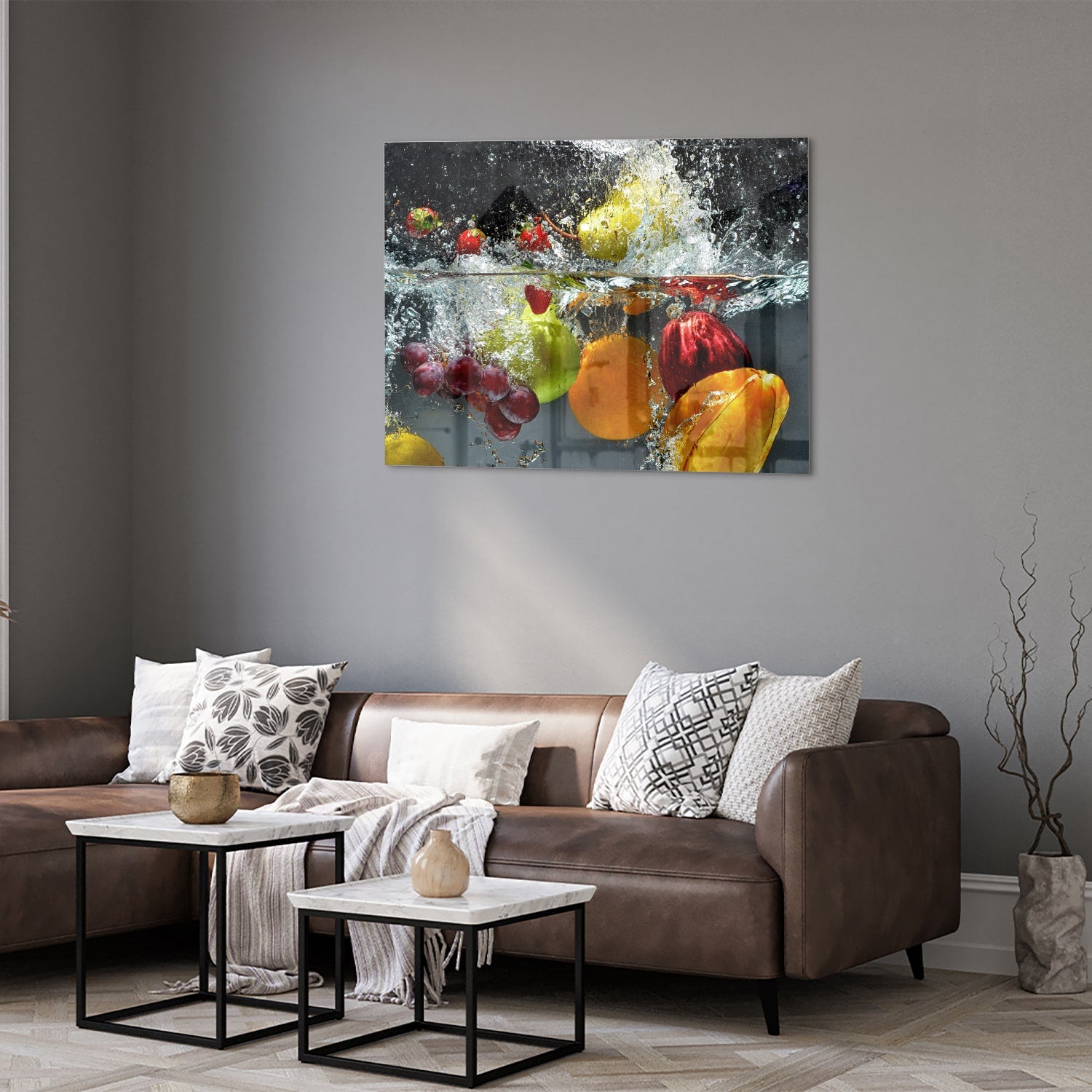 Glazen schilderij met kleurrijk fruit en sprankelend water