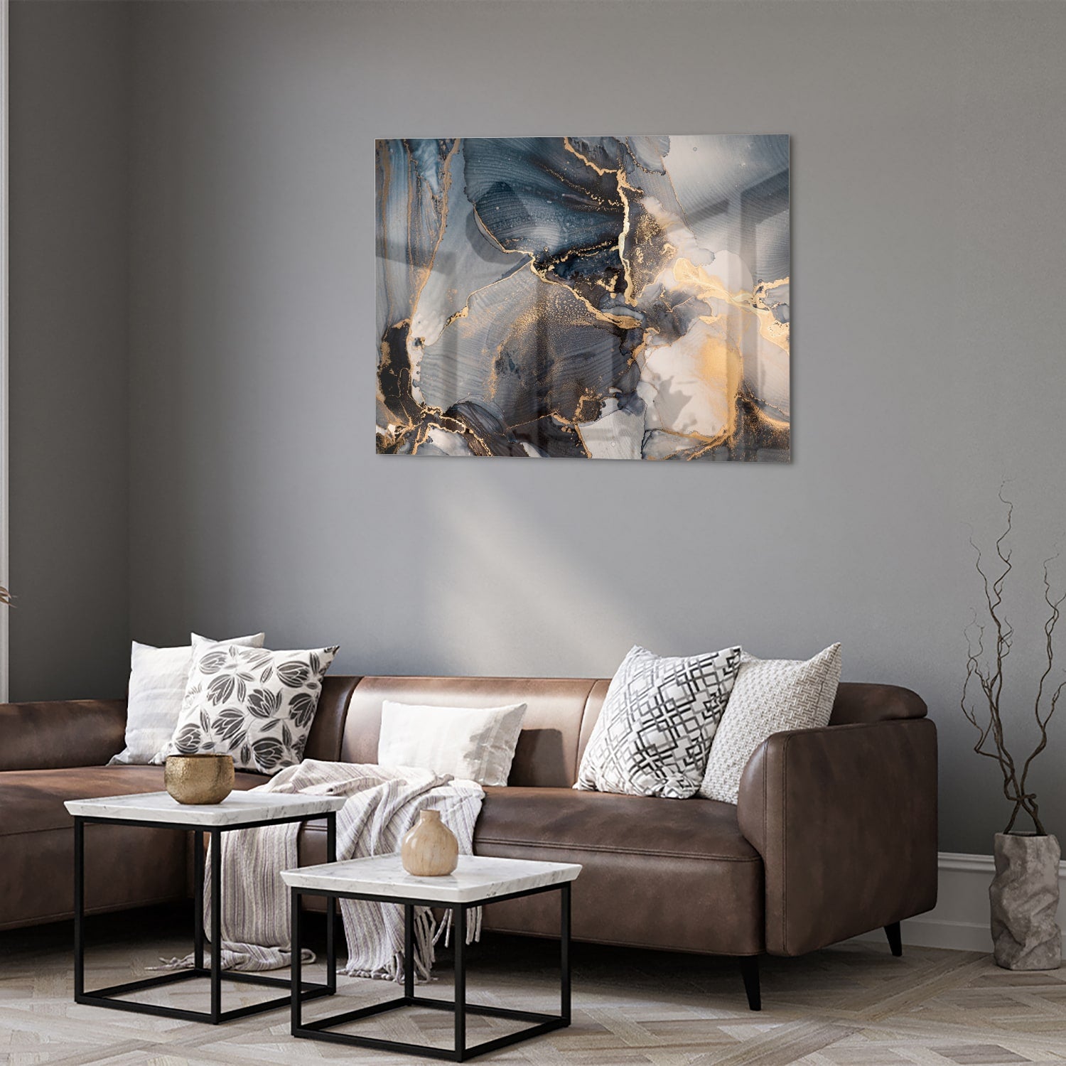 Elegant glazen schilderij met blauwe en gouden abstracte lagen