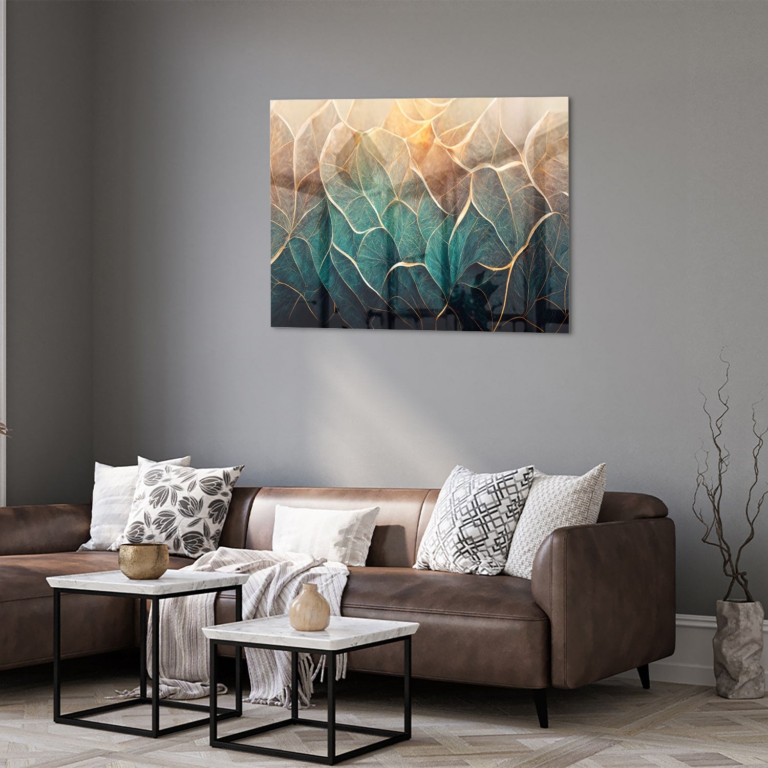 Prachtig glazen schilderij met bladeren in turquoise en gouden lijnen.