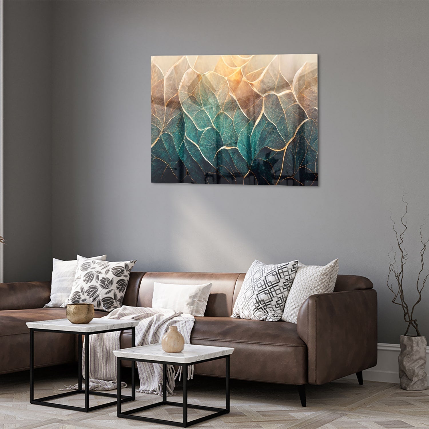 Prachtig glazen schilderij met bladeren in turquoise en gouden lijnen.
