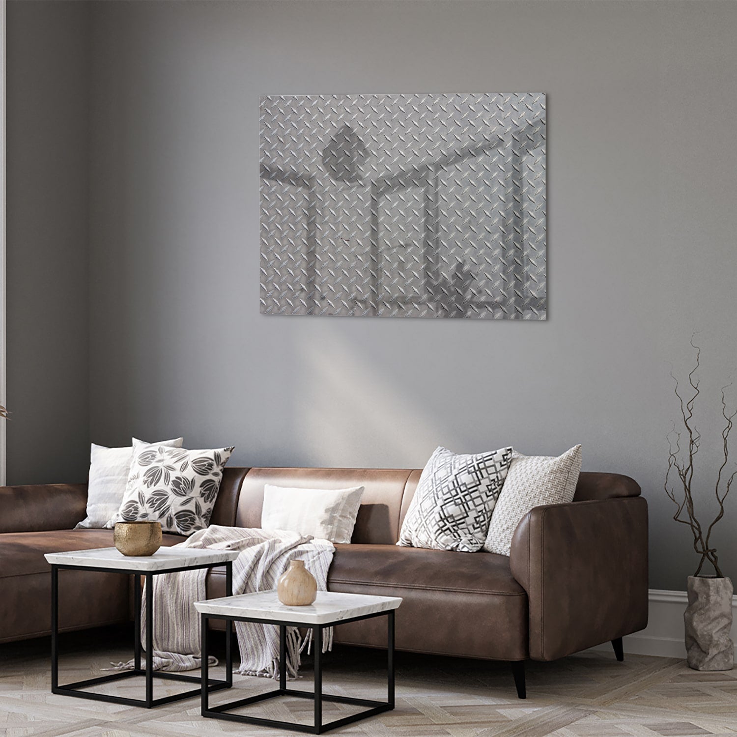 Industrile glazen schilderij met ruitpatroon aan de muur in een modern interieur.