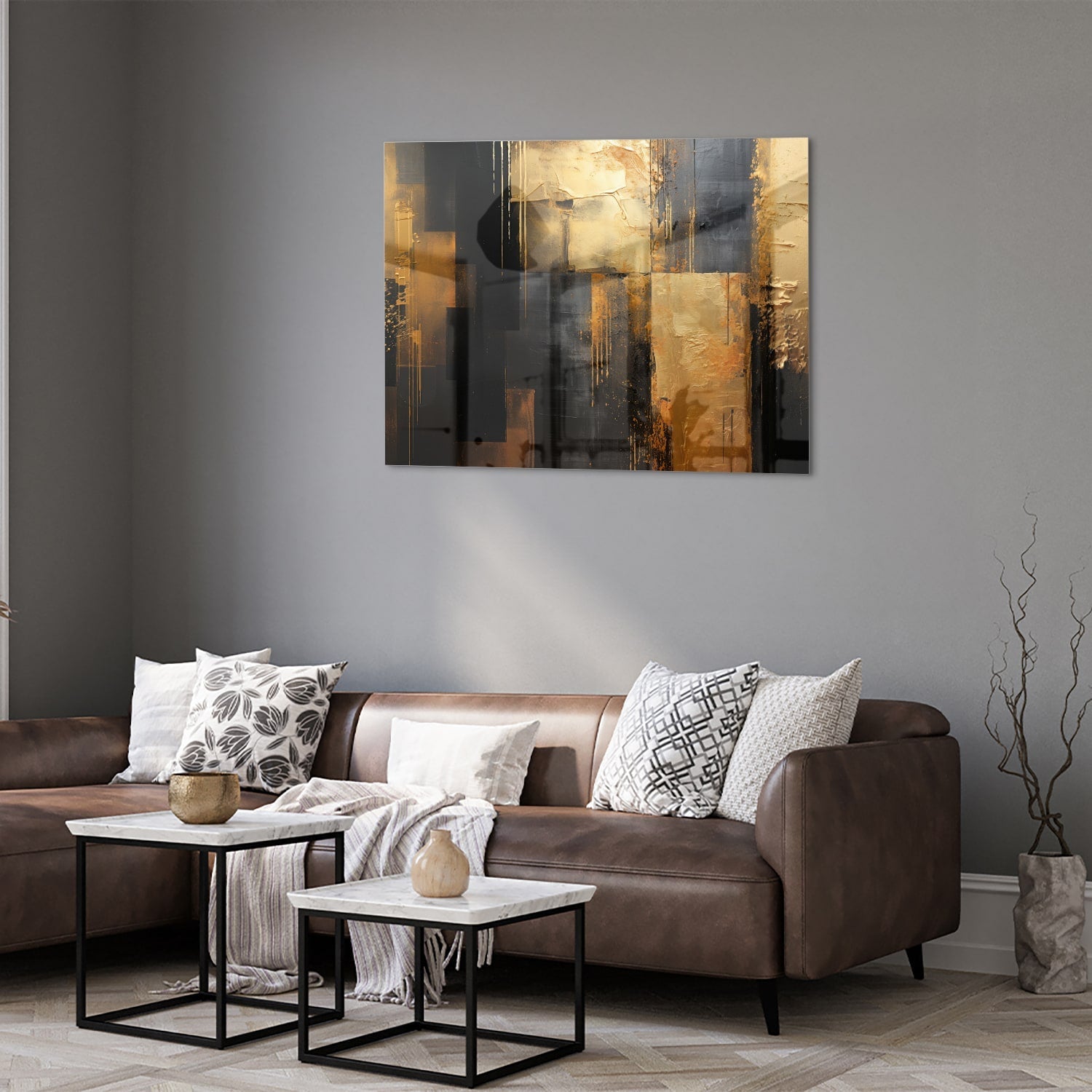 Abstract glazen schilderij in goud en zwart, perfect voor moderne interieurs.