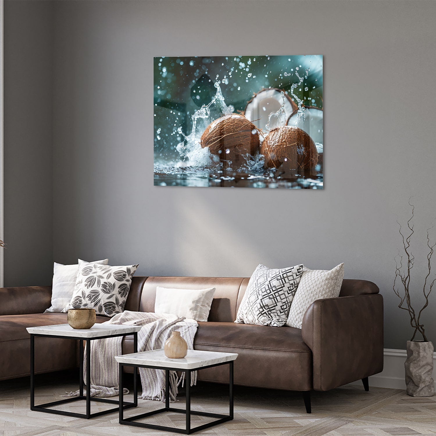 Glas schilderij van kokosnoten met spetters water, perfect voor wanddecoratie.