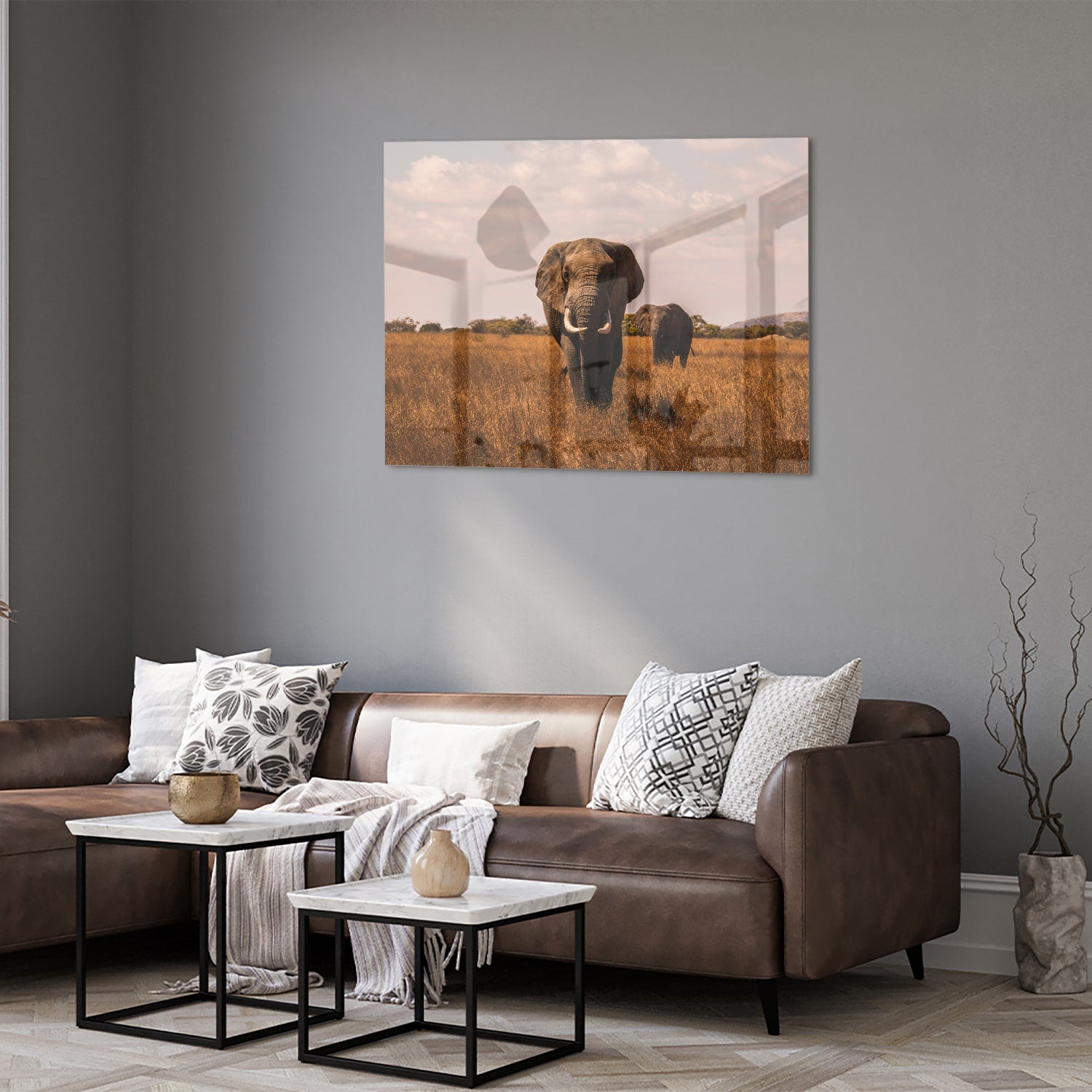 Glazen schilderij van twee olifanten in een gouden graslandschap