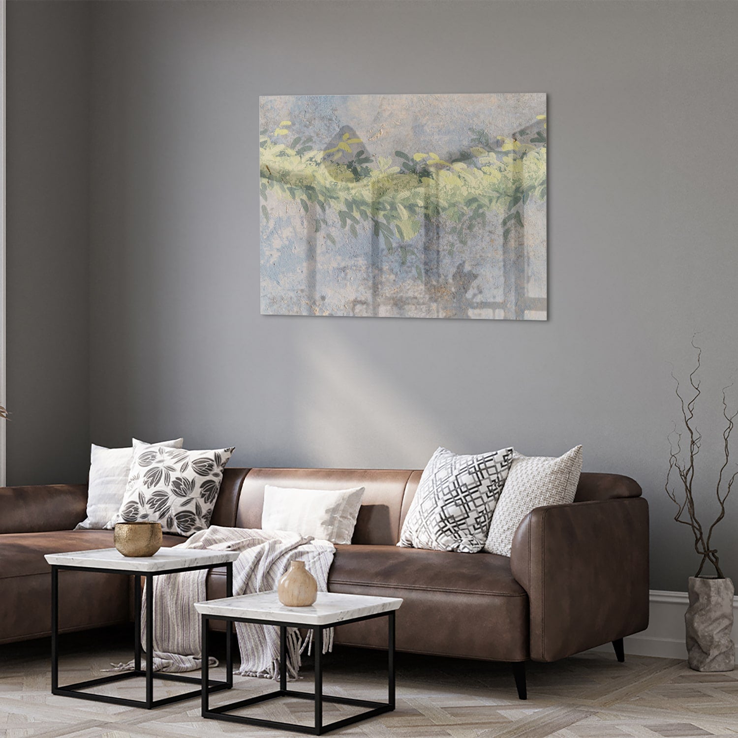 Glazen schilderij van gele bloemen in een lichte kamer
