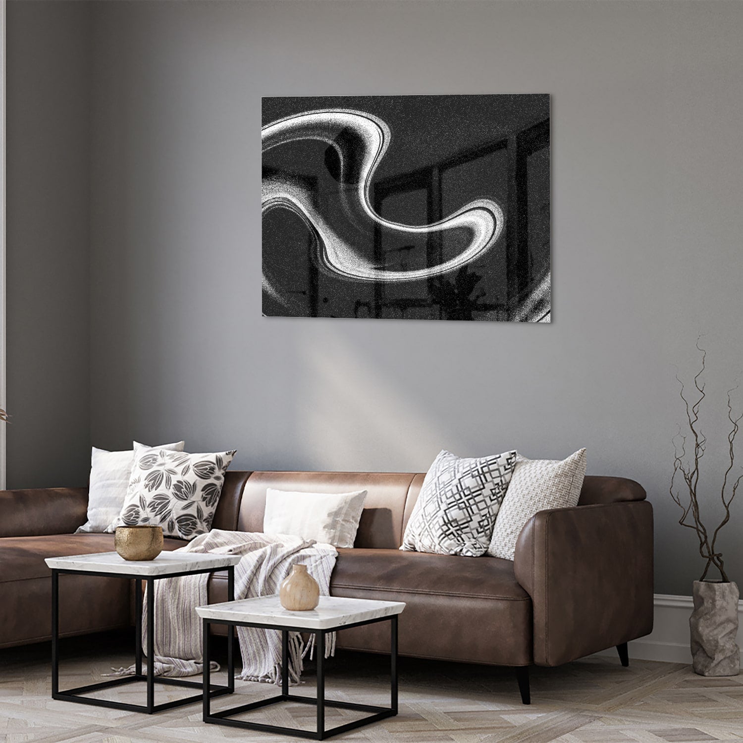 Zwart-wit glazen schilderij met abstracte golven, geschikt voor moderne interieurs.