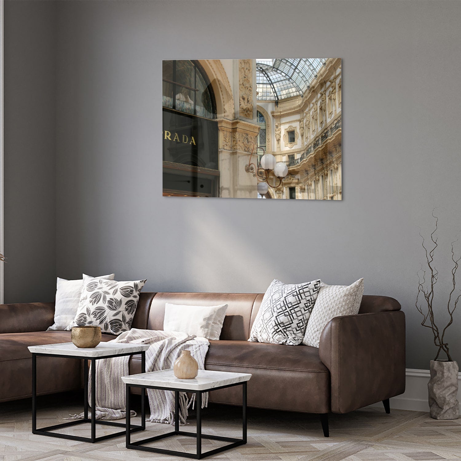 Glazen schilderij van een luxe boetiek met elegante details