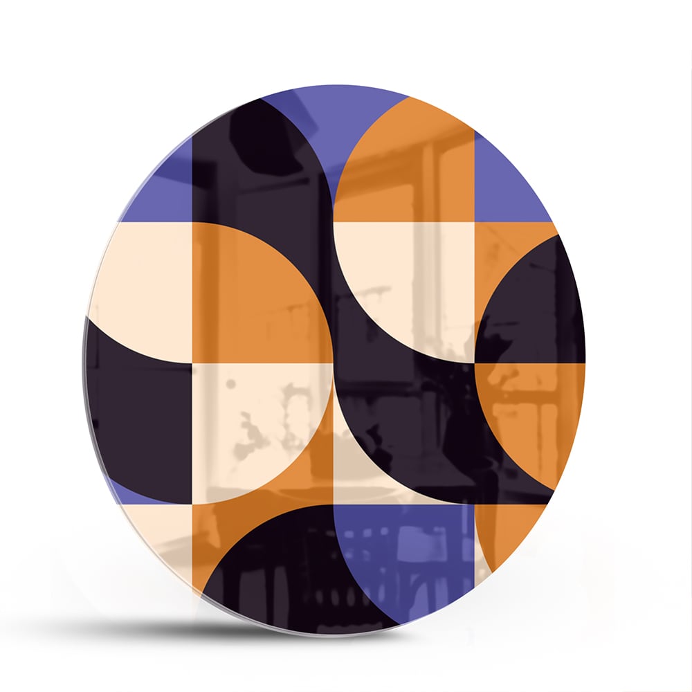 Abstract glazen schilderij met blauwe en oranjekleurige vormen, perfect voor moderne interieurs.