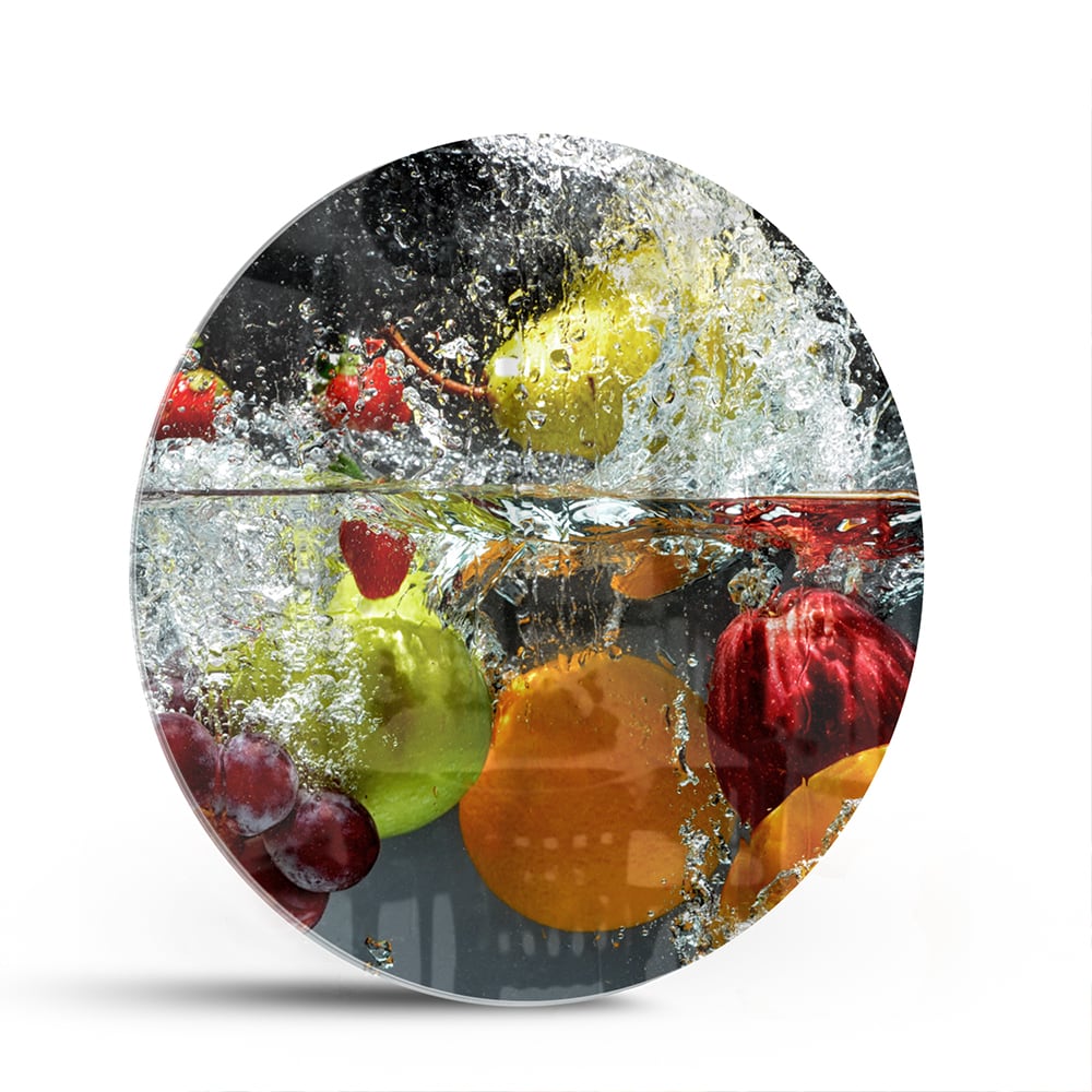 Glazen schilderij met kleurrijk fruit en sprankelend water