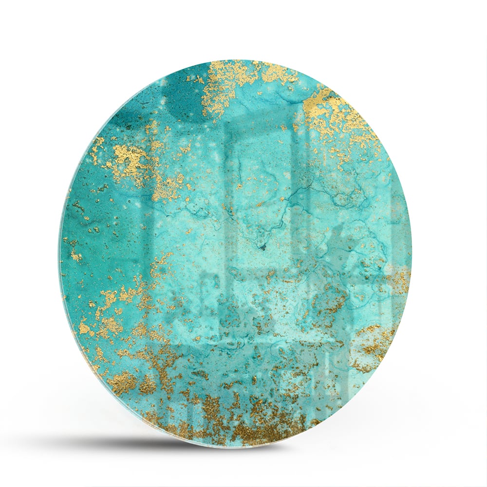 Glazen schilderij met turquoise en gouden accenten aan de muur