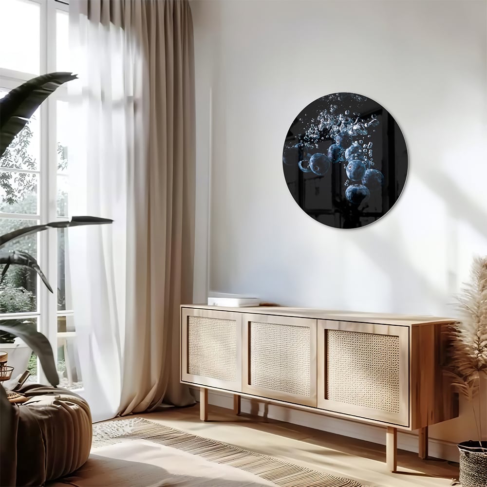 Abstract glazen schilderij met luchtbellen in zwart water