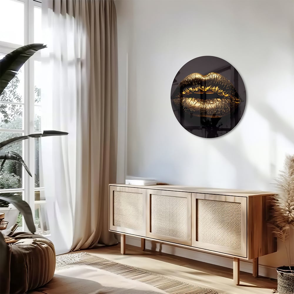 Glazen schilderij met gouden lippen, elegant voor in de woonkamer.