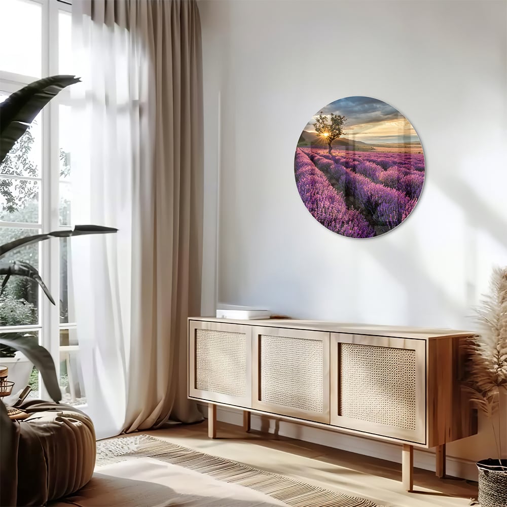 Glazen schilderij van paarse lavendelvelden tijdens de zonsondergang