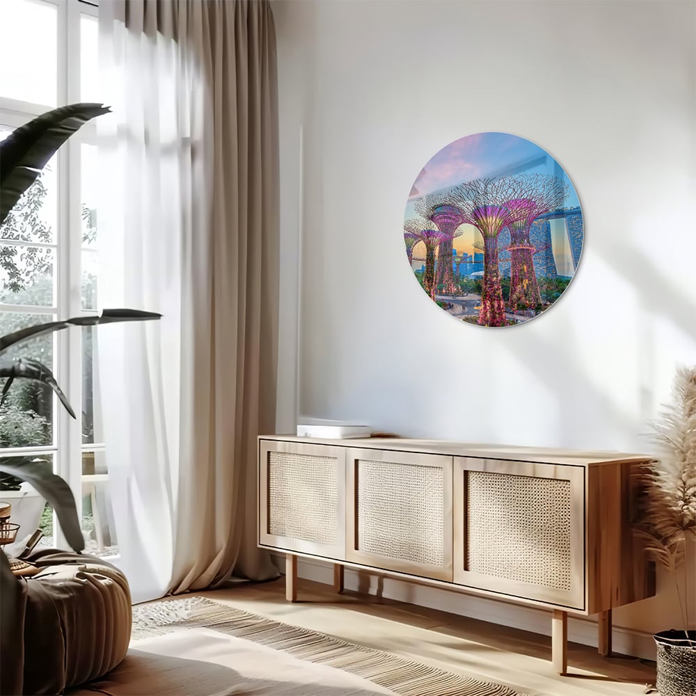 Glazen schilderij van de Boom van het Leven in Singapore met kleurrijke details