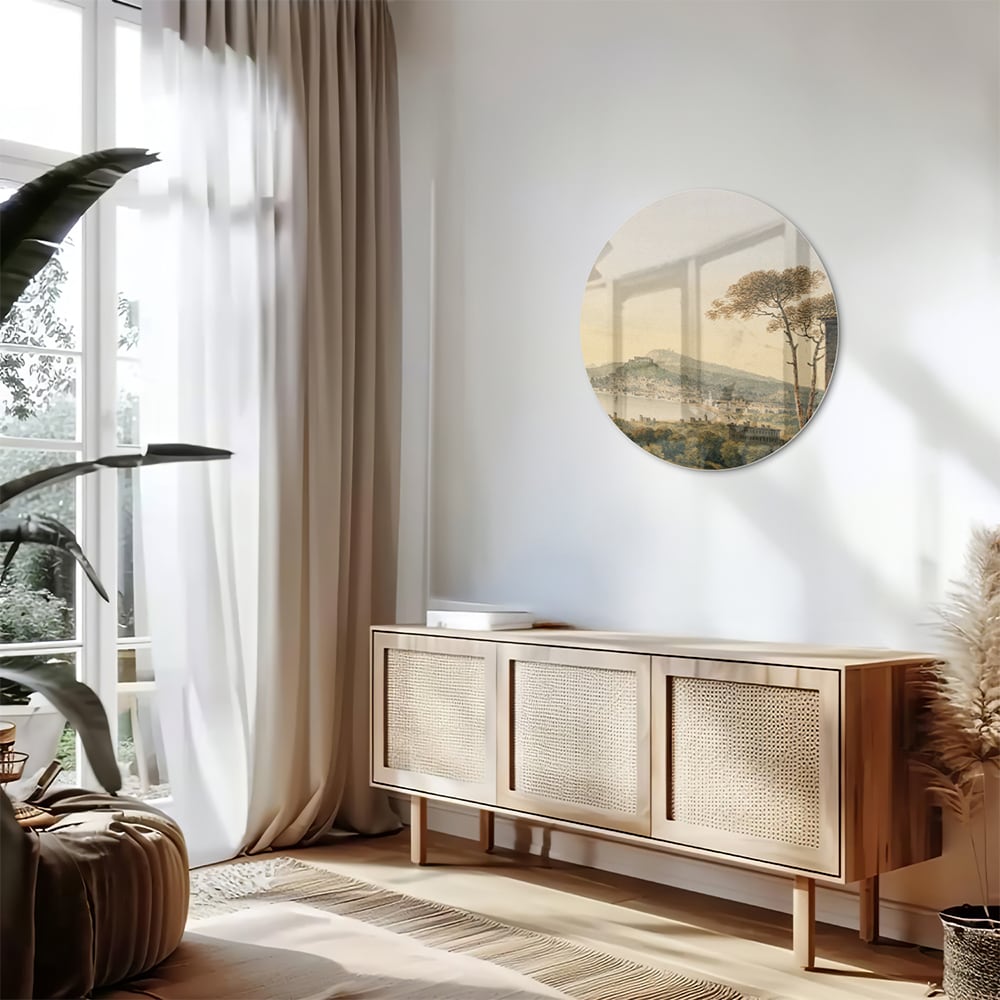 Glazenschilderij van een rustiek landschap met bergen en zonsopgang.