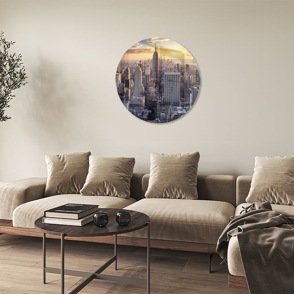 Glazen schilderij van de skyline van New York bij zonsondergang.