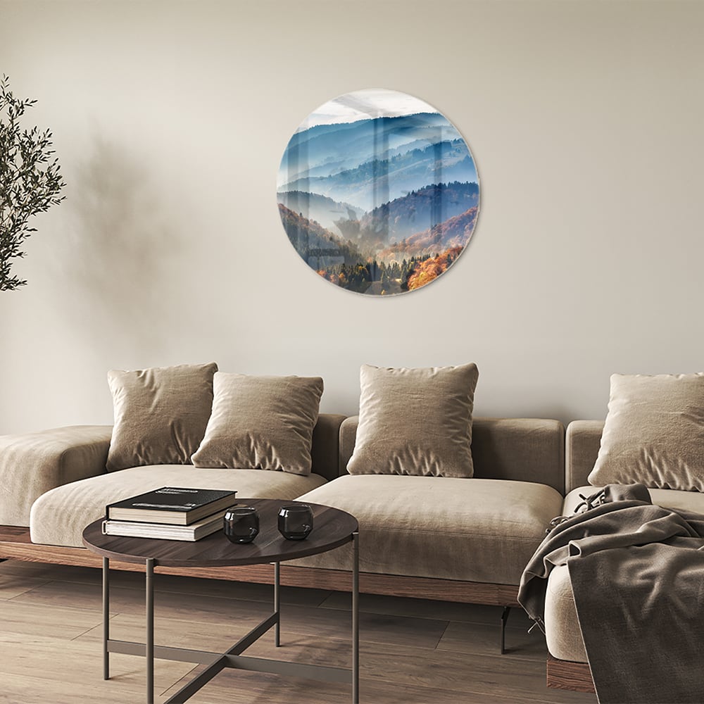 Glazen schilderij met een adembenemend berglandschap in warme herfstkleuren