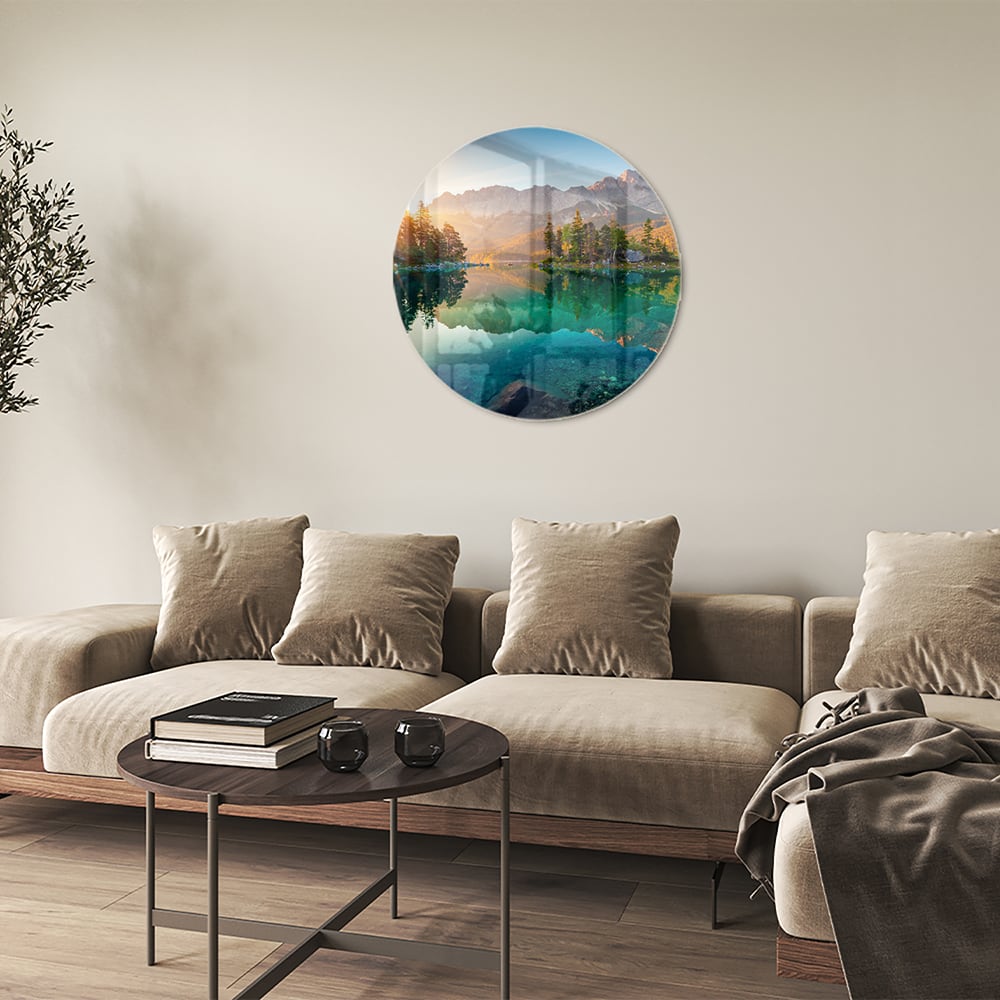 Glazen schilderij van een berglandschap met reflectie in het meer.