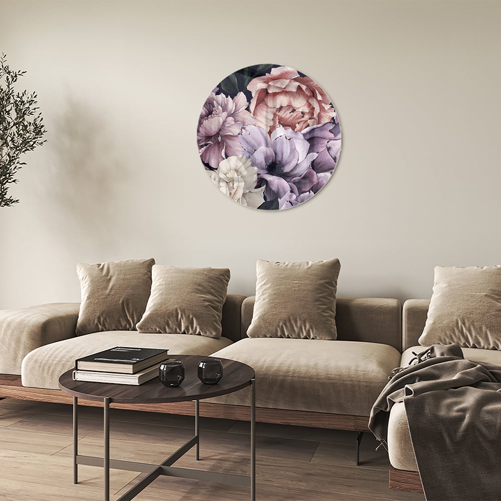 Glas schilderij met paarse en gouden bloemen in een moderne woonkamer