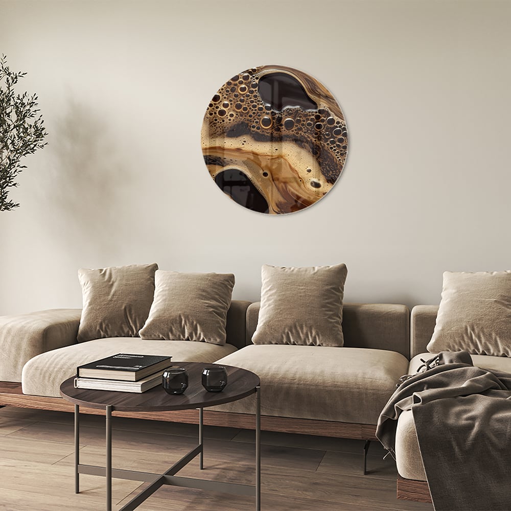 Abstract glazen schilderij met aardse kleuren en organische vormen, geschikt voor moderne interieurs.