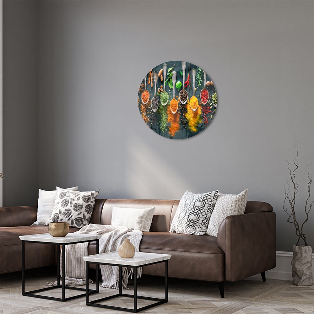 Glazen schilderij met een assortiment kleurrijke specerijen en kruiden, perfect voor keukeninrichting.
