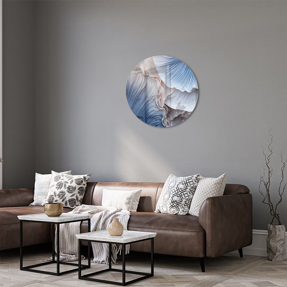 Glazen schilderij met blauw-witte patronen in modern interieur