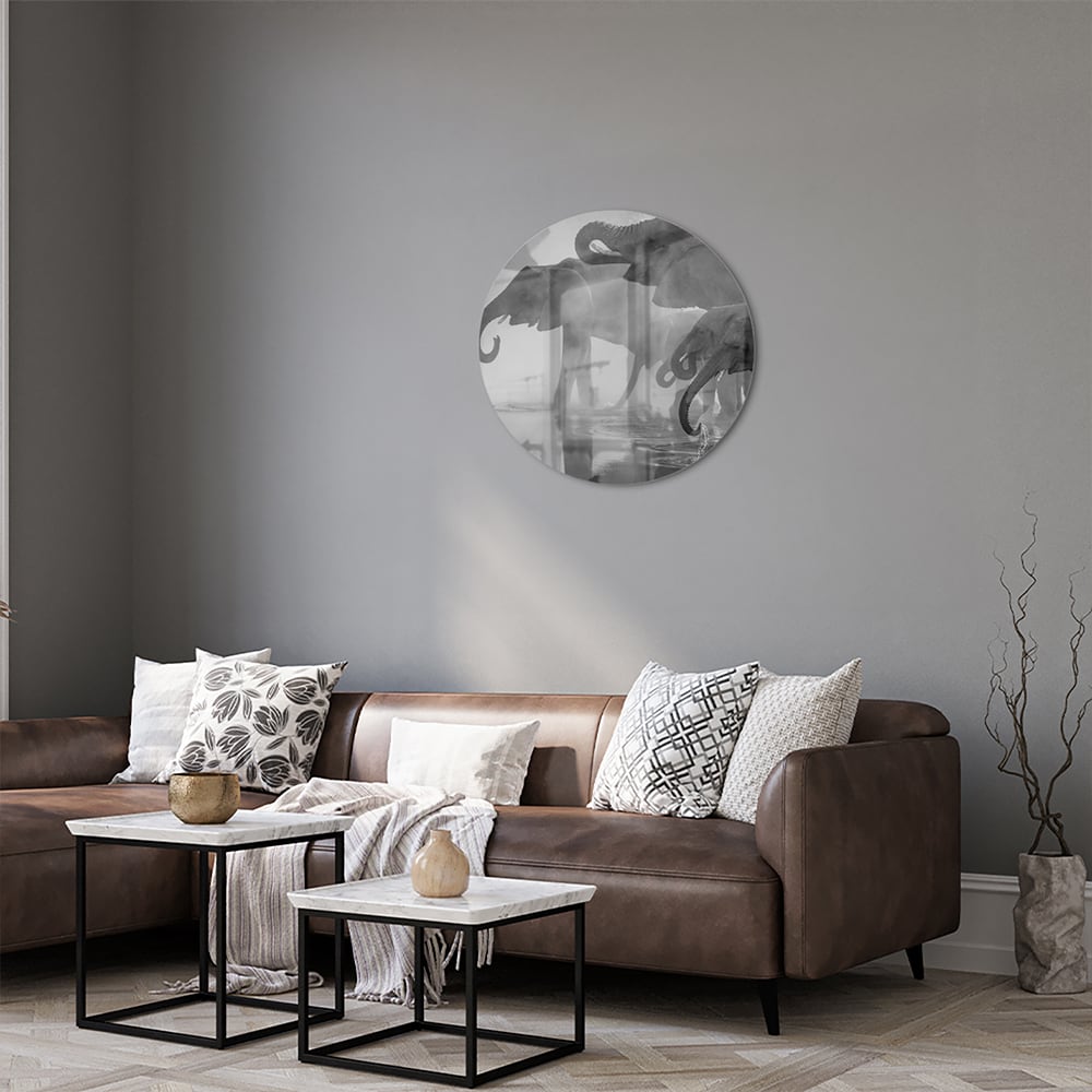 Glazen schilderij van olifanten in een moderne woonkamer
