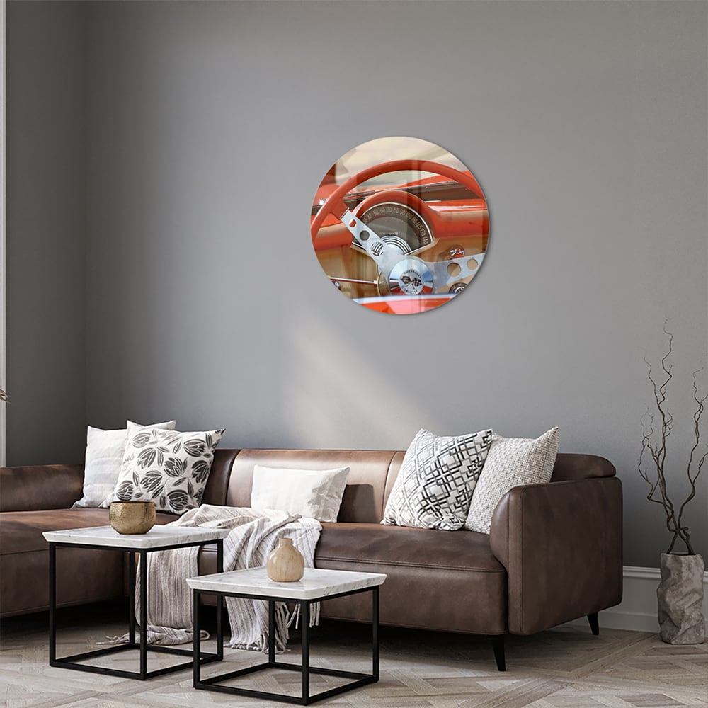 Glazen schilderij van een retro auto interieur met een rood stuur