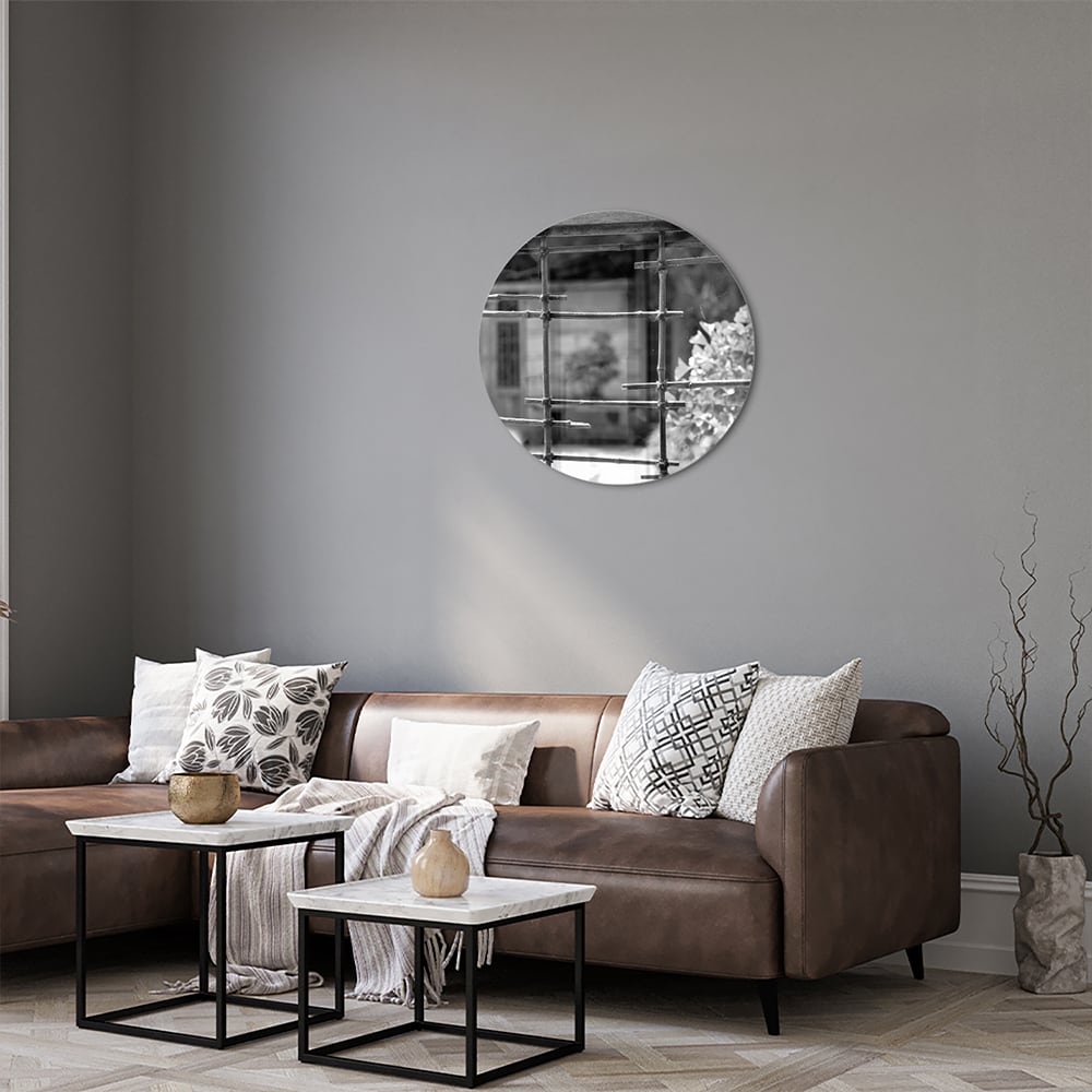 Glazen schilderij met chique raamuitzicht in een moderne woonkamer